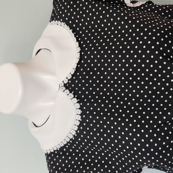 Lipslide Black & White Polka Dot top - Picture 3 of 11